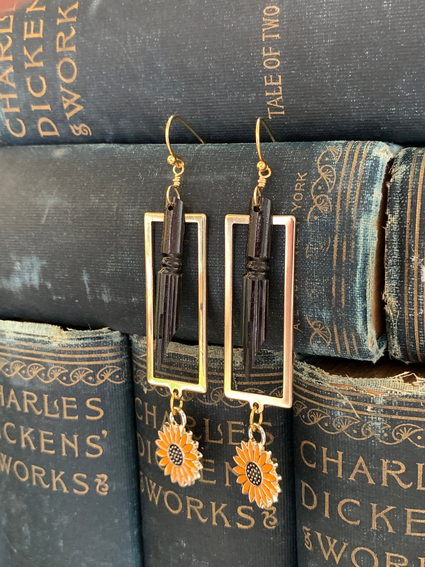 Vintage black pen nib & sunflower earrings, stainless, French pen nib earrings, vintage pen nib, writer gift, dark academia
