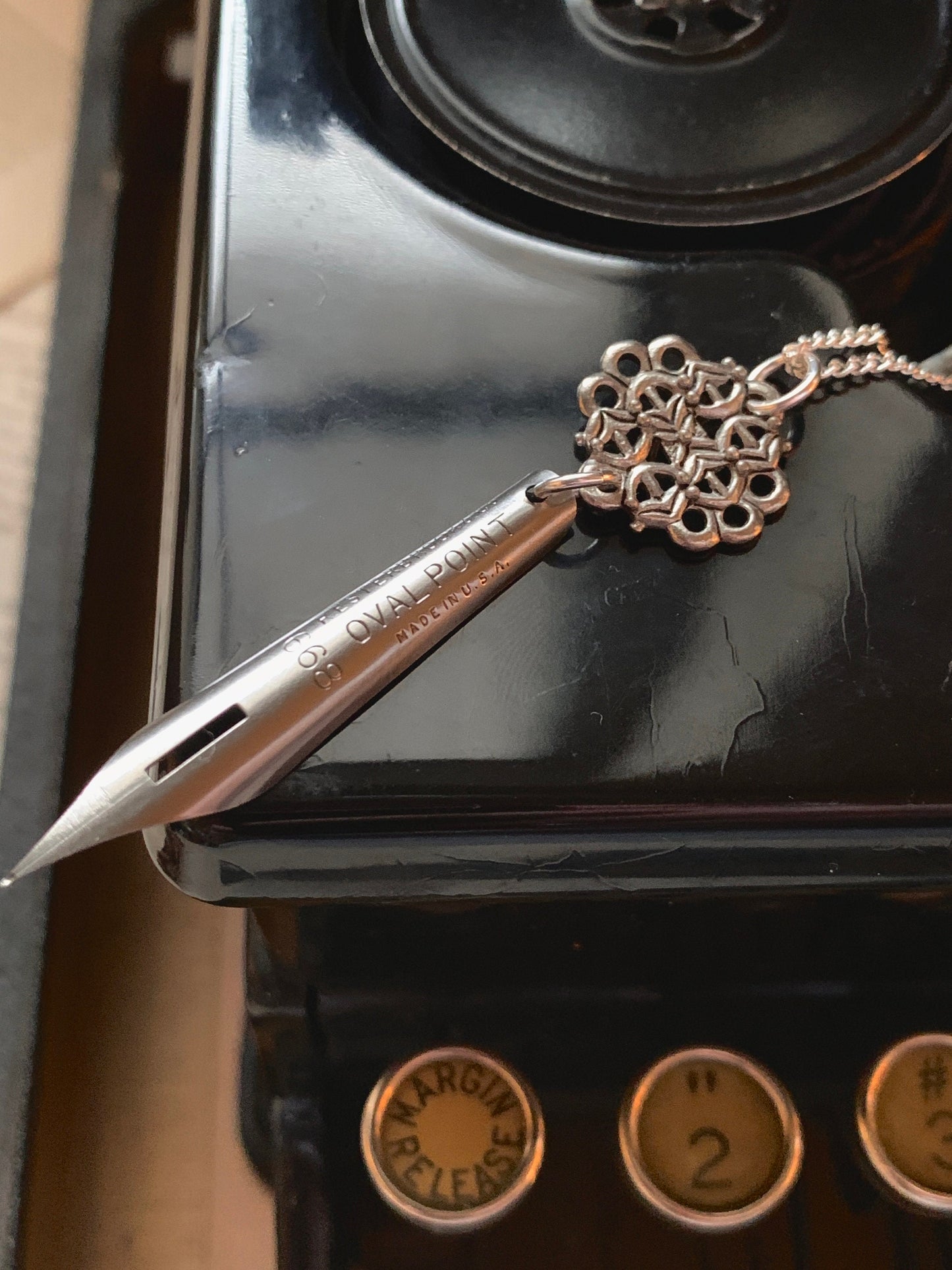 Stainless steel vintage fountain pen necklace, pen nib necklace, fountain pen jewelry, pen nib jewelry, fountain pen jewelry, unique gift