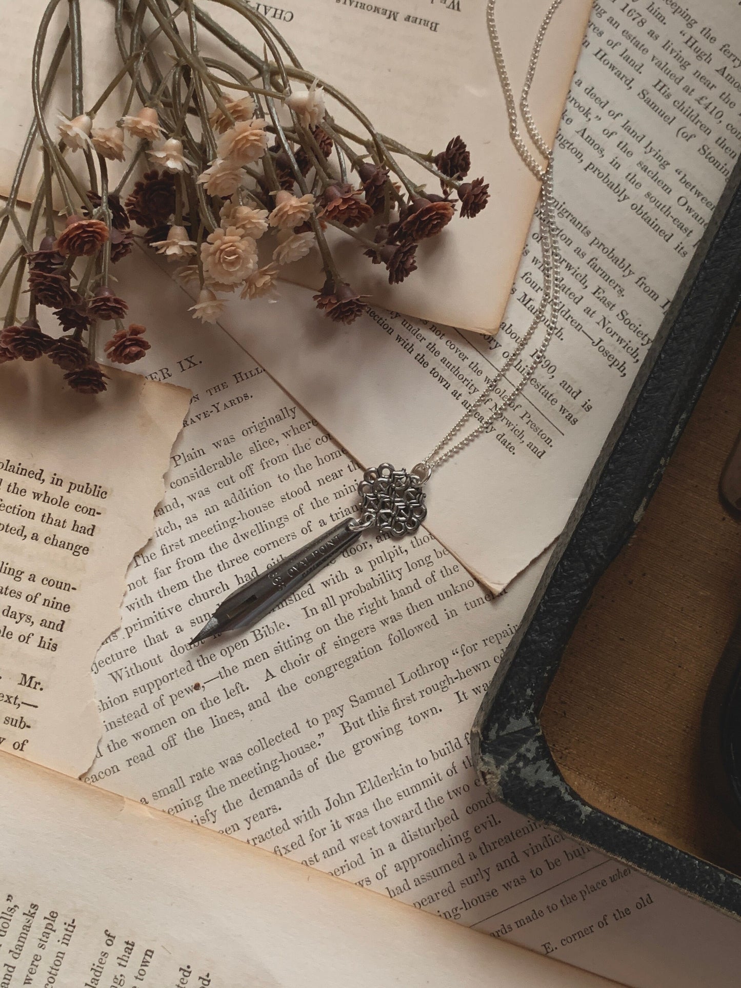 Stainless steel vintage fountain pen necklace, pen nib necklace, fountain pen jewelry, pen nib jewelry, fountain pen jewelry, unique gift