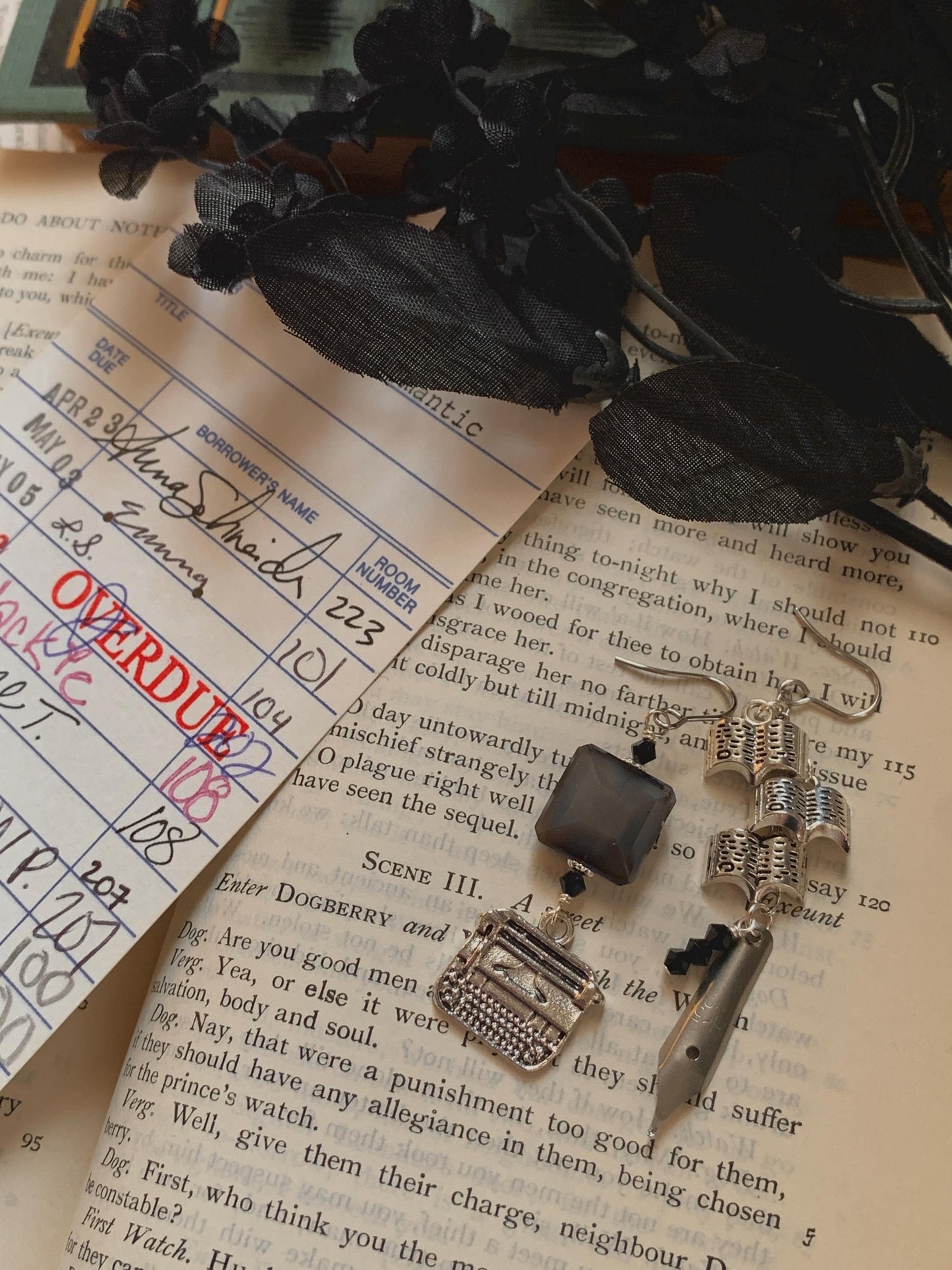 Vintage fountain pen & book charm earrings, fountain pen nibs, pen nib earrings, pen nib jewelry, vintage pen nibs, dark academia, book gift