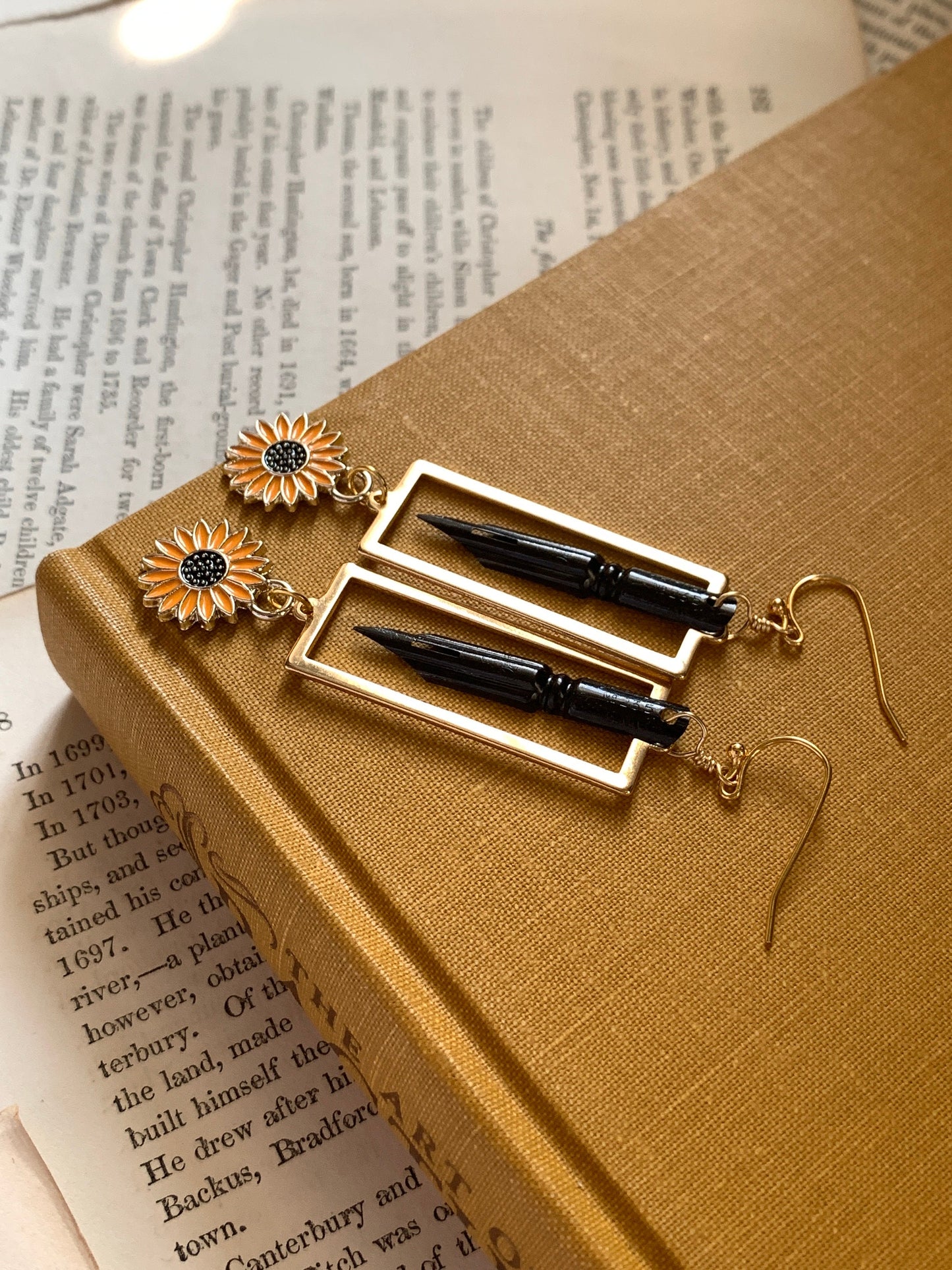Vintage black pen nib & sunflower earrings, stainless, French pen nib earrings, vintage pen nib, writer gift, dark academia